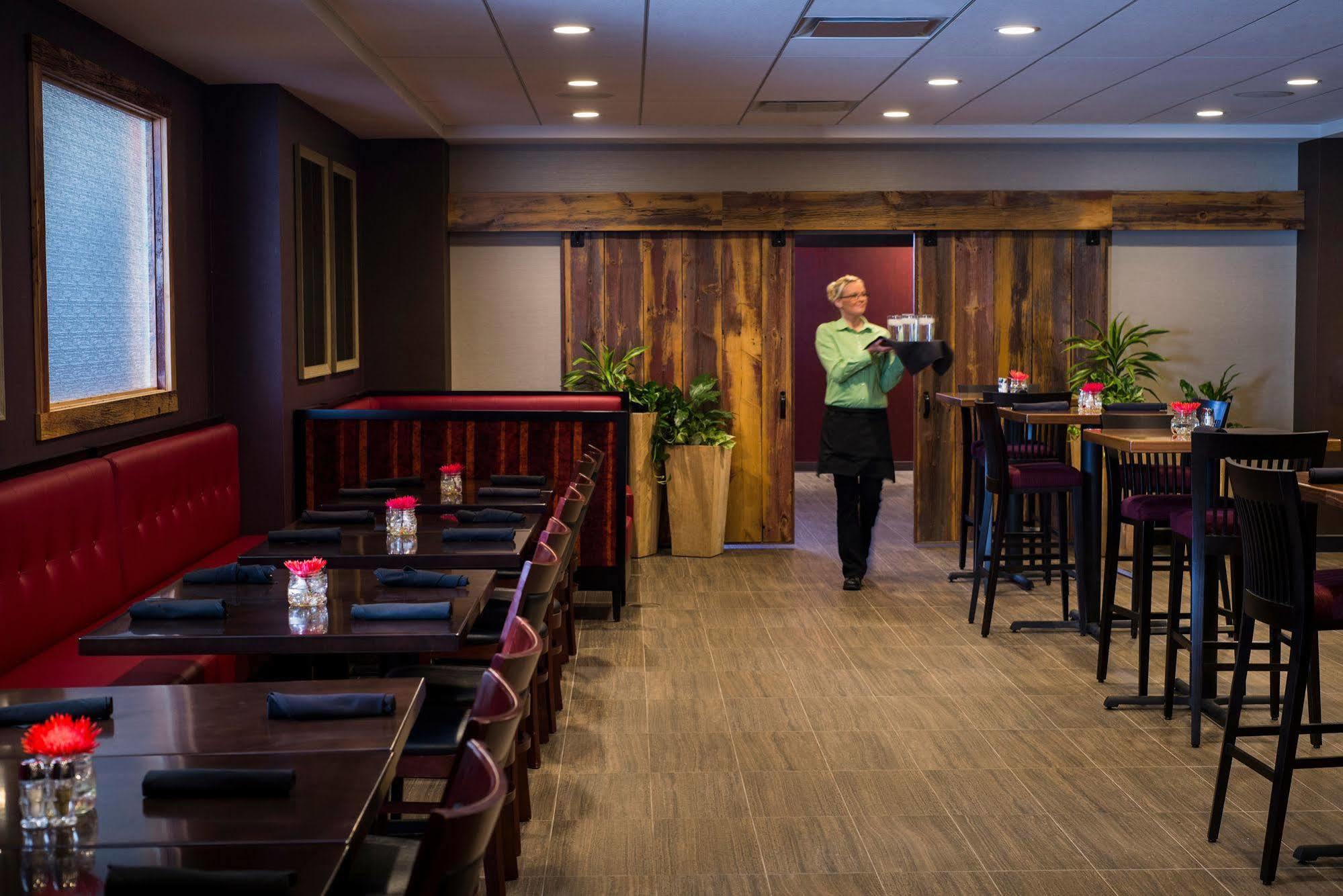 Marshfield, Bw Premier Collection Hotel